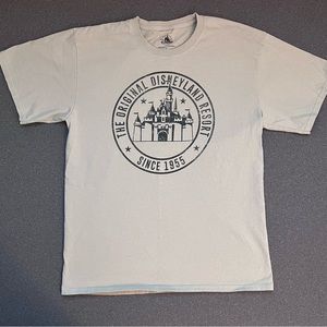 Disney Disneyland Resort Short Sleeve Tee. Size L